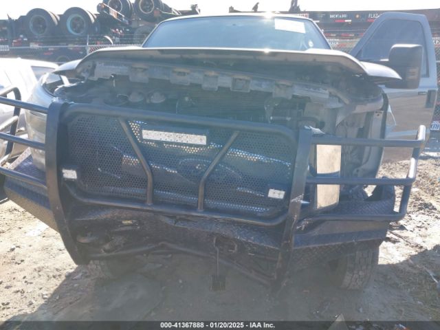 Ford F-250 Xlt Image 8