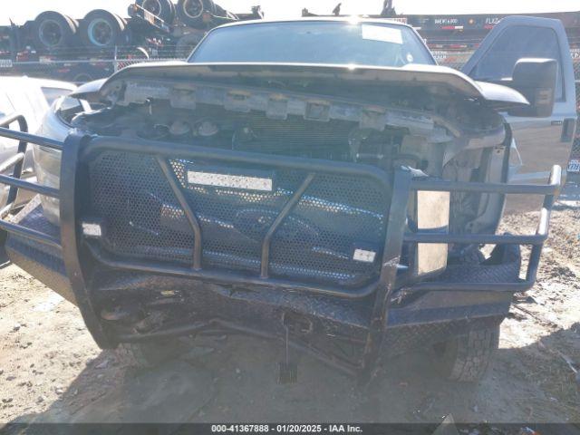 Ford F-250 Xlt Image 8