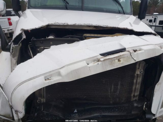 Freightliner Cascadia 125 Image 12