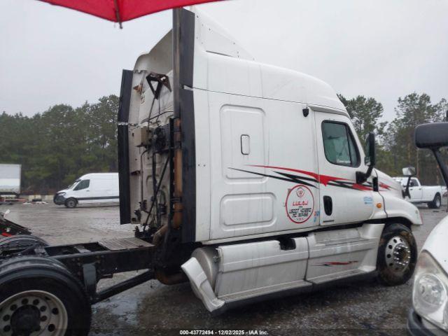 Freightliner Cascadia 125 Image 13