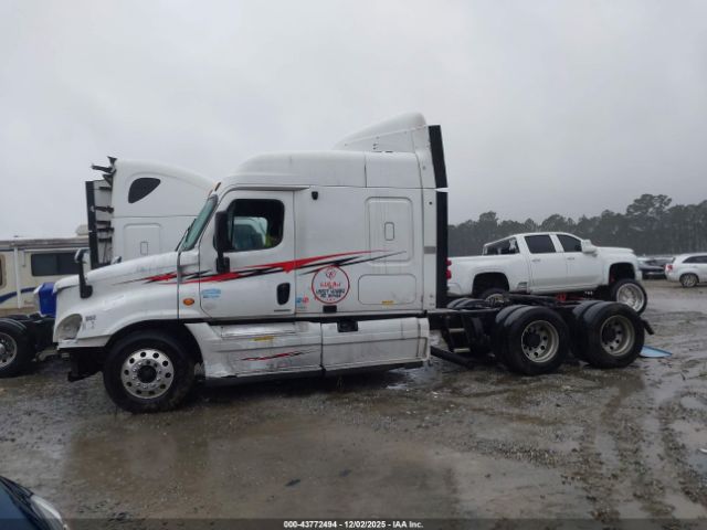 Freightliner Cascadia 125 Image 15