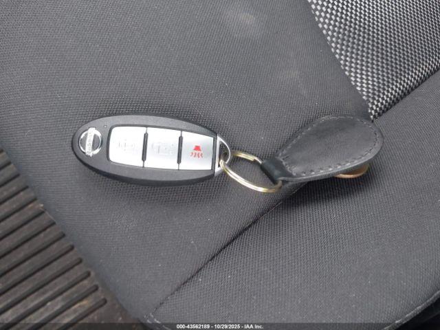 Nissan Pathfinder S 4wd Image 10