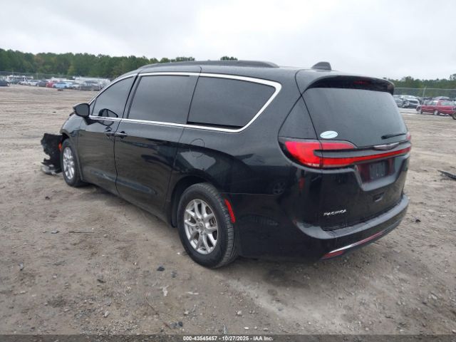 Chrysler Pacifica Touring L Image 5