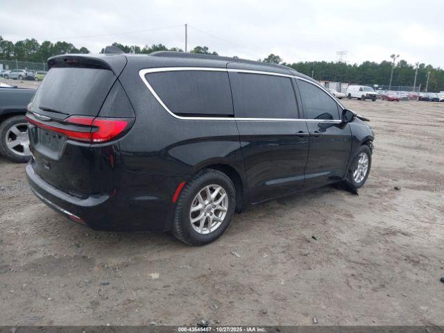 Chrysler Pacifica Touring L Image 8