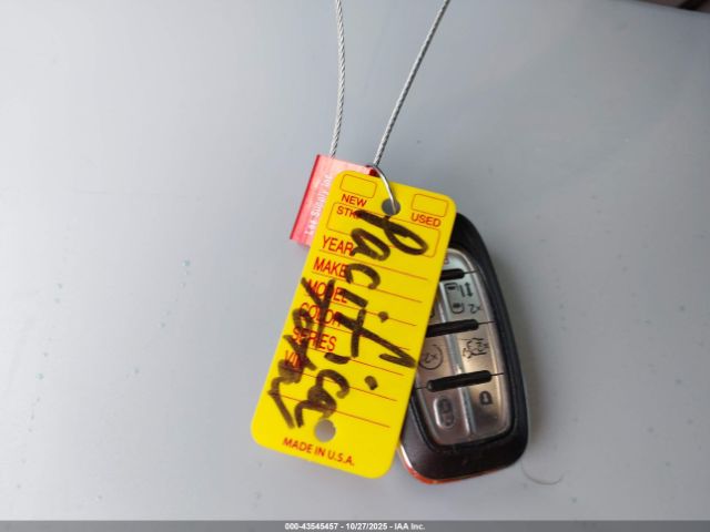 Chrysler Pacifica Touring L Image 12