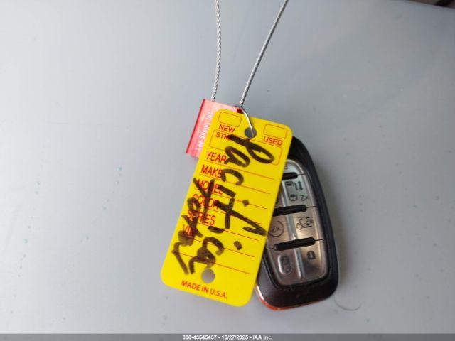 Chrysler Pacifica Touring L Image 12