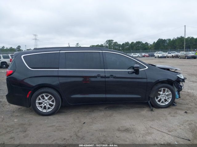 Chrysler Pacifica Touring L Image 15