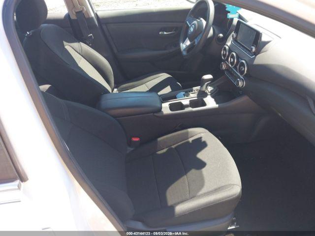 Nissan Sentra S Xtronic Cvt Image 2