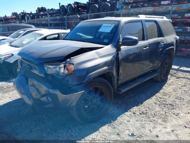 Toyota 4Runner Sr5 Image 10