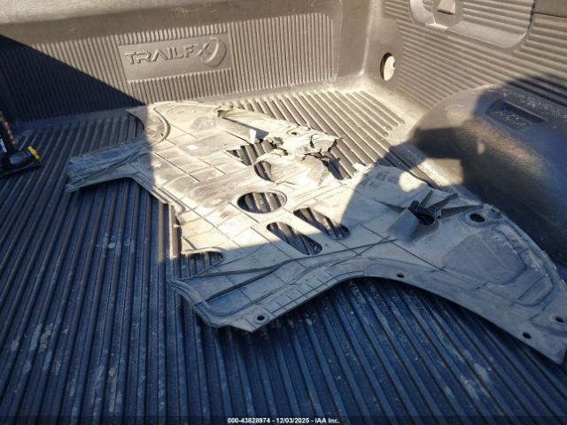 Chevrolet Silverado 1500 Lt Image 12