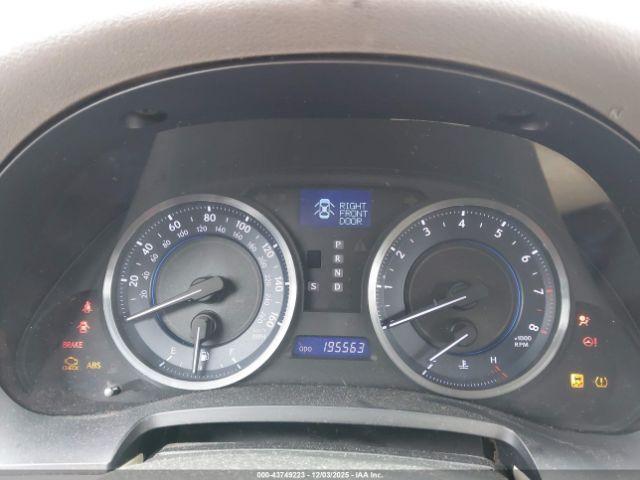 Lexus Is Image 16
