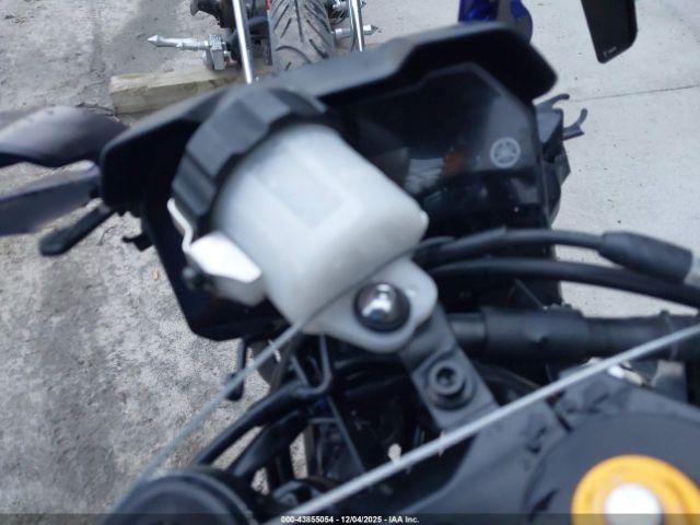 Yamaha Yzfr7 Image 9