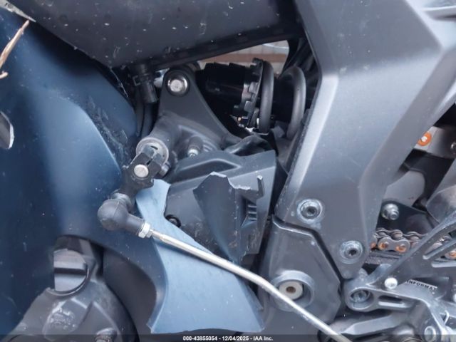 Yamaha Yzfr7 Image 12