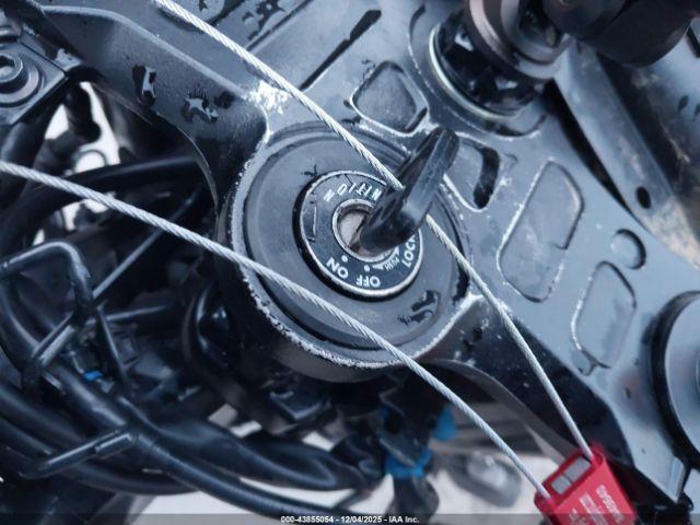 Yamaha Yzfr7 Image 4