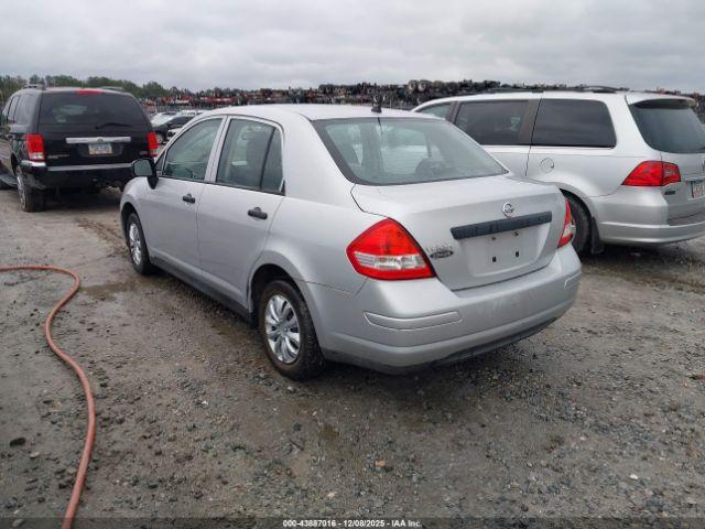 Nissan Versa 1.6 Image 2