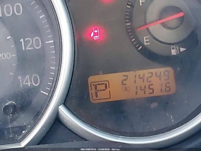 Nissan Versa 1.6 Image 8