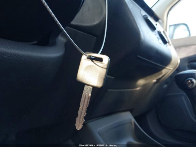 Nissan Versa 1.6 Image 7