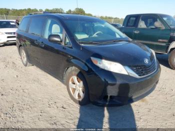  Salvage Toyota Sienna