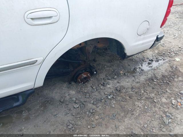 Ford Expedition Image 6