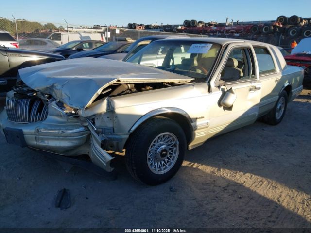 Lincoln Towncar Executive Image 12