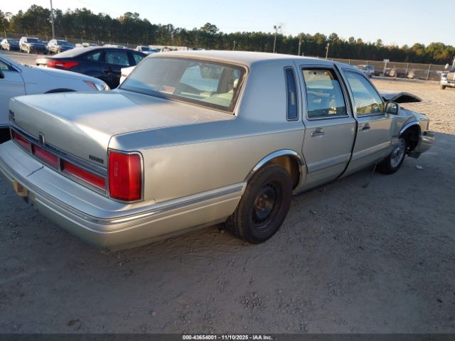 Lincoln Towncar Executive Image 3