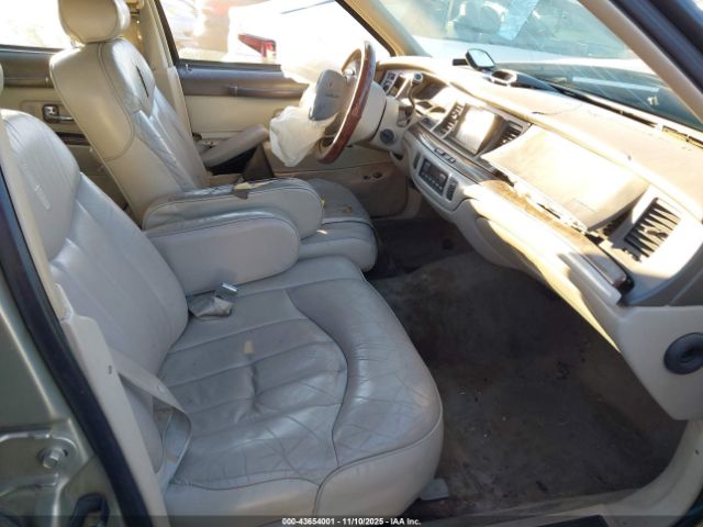 Lincoln Towncar Executive Image 4