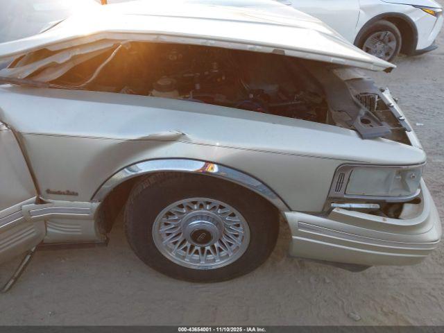 Lincoln Towncar Executive Image 6