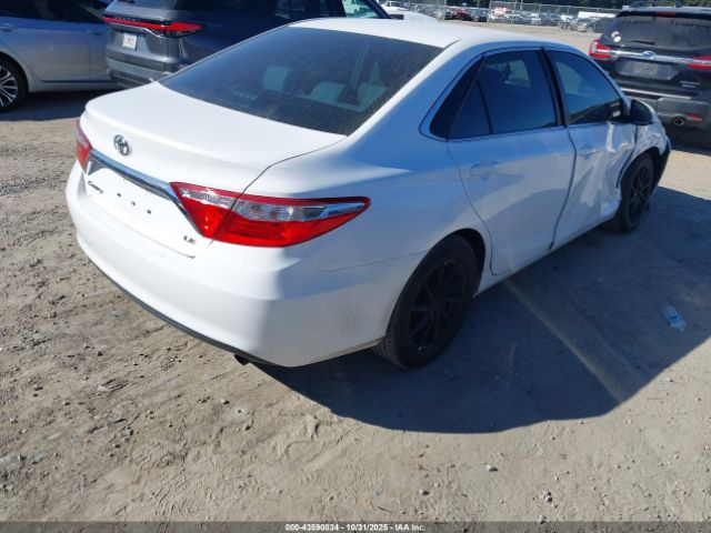 Toyota Camry Le Image 2