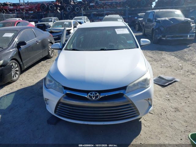 Toyota Camry Le Image 13