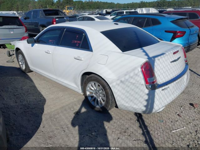 Chrysler 300 Image 4