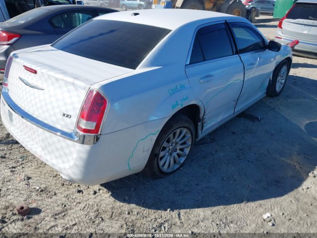 Chrysler 300 Image 2