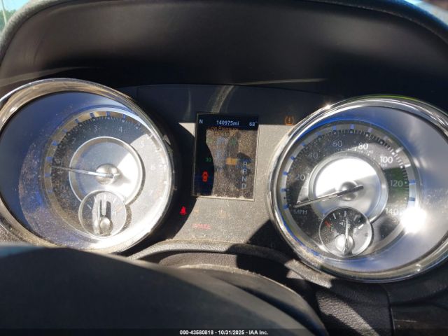 Chrysler 300 Image 13