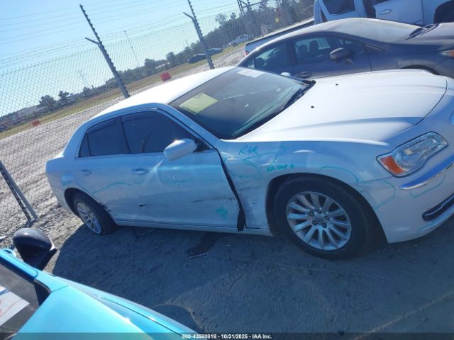 Chrysler 300 Image 12