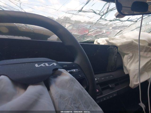 Kia K4 Lxs Image 5