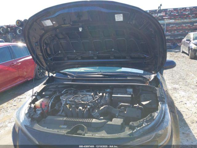 Toyota Corolla Le Image 10