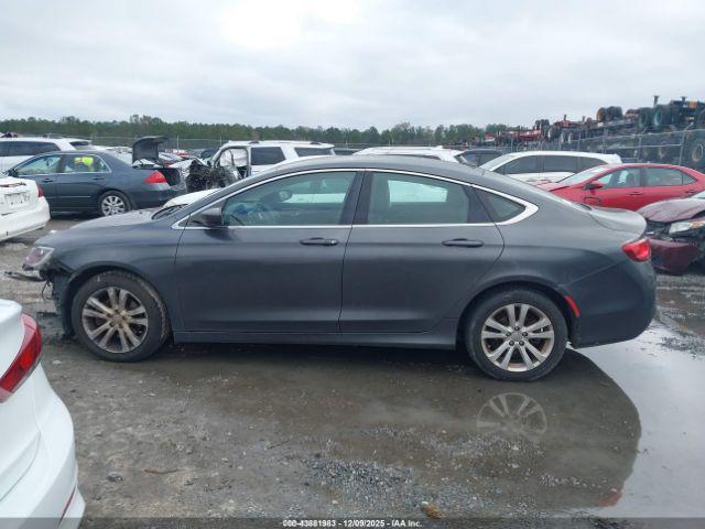 Chrysler 200 Limited Platinum Image 2