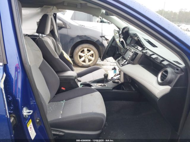 Toyota RAV4 Xle Image 2