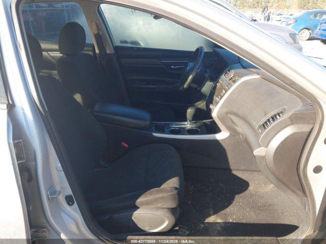 Nissan Altima 2.5 Sv Image 4