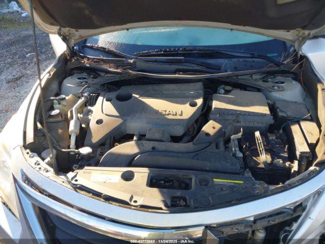 Nissan Altima 2.5 Sv Image 9