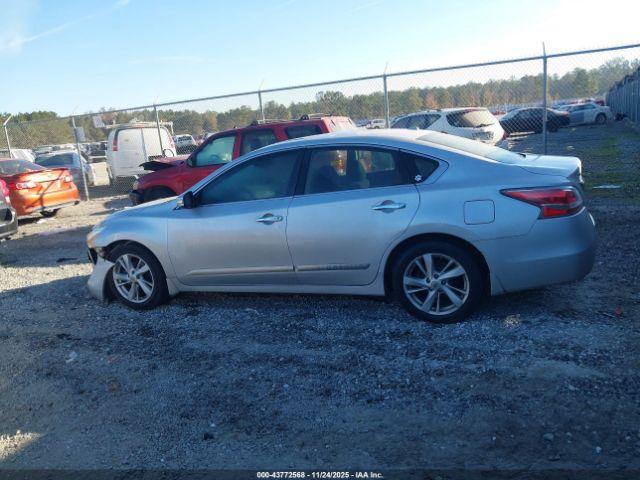 Nissan Altima 2.5 Sv Image 16