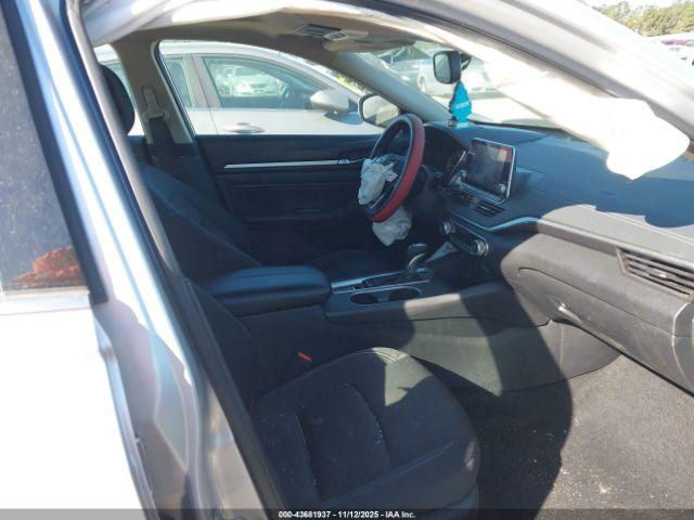 Nissan Altima 2.5 Sv Image 15