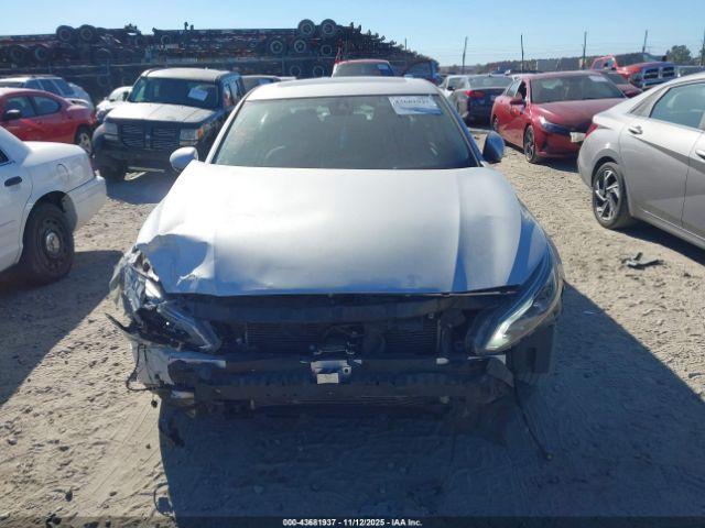 Nissan Altima 2.5 Sv Image 12