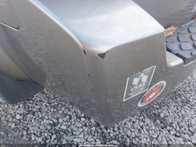 Nissan Pathfinder S Image 4