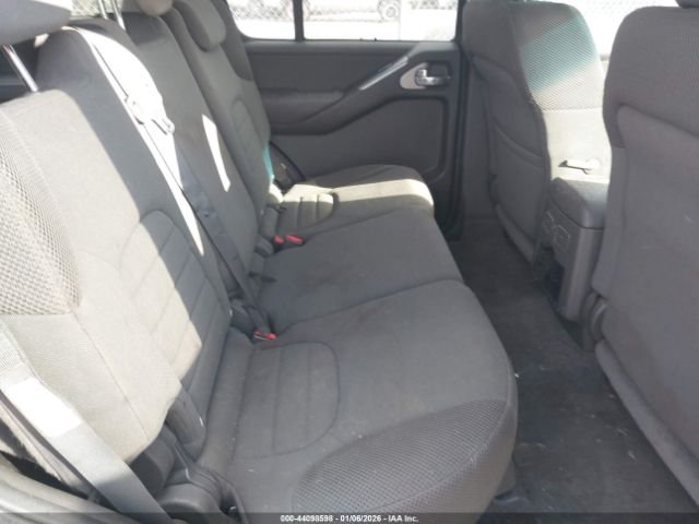 Nissan Pathfinder S Image 9