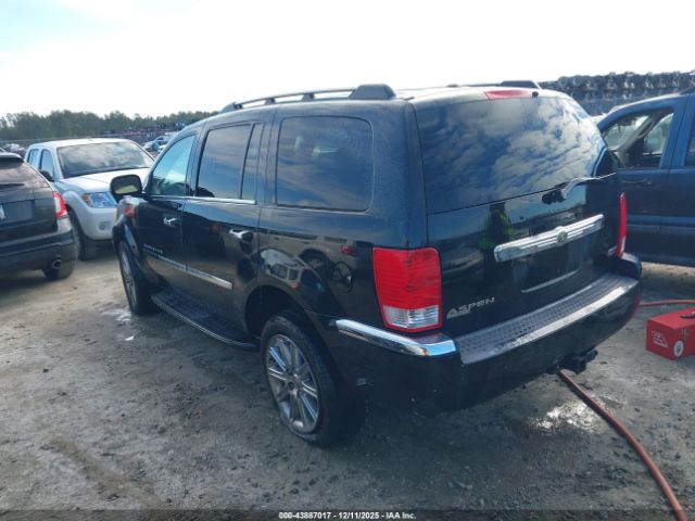 Chrysler Aspen Limited Image 9