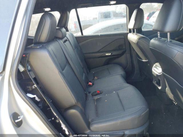 Lexus Tx 350 Image 16