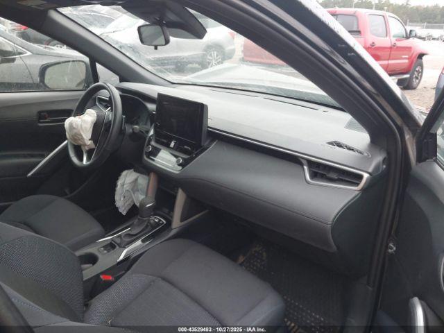 Toyota Corolla Se Image 9