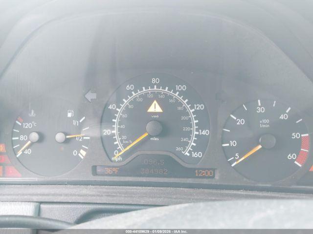 Mercedes-Benz E-Class Image 7