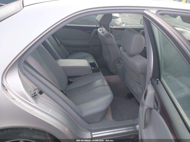 Mercedes-Benz E-Class Image 8