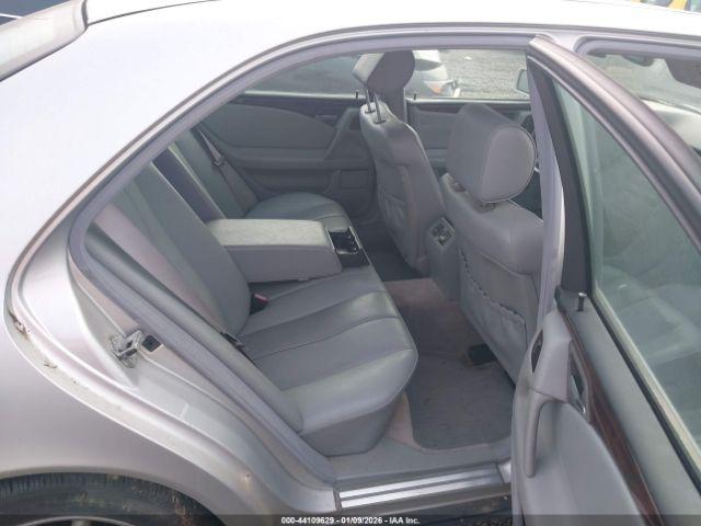 Mercedes-Benz E-Class Image 8